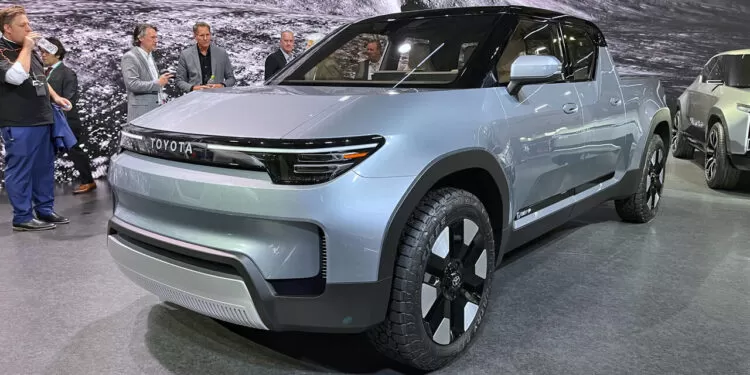 Corolla Cross vai mudar até 2027 e detalhe no visual surpreende fãs da Toyota.