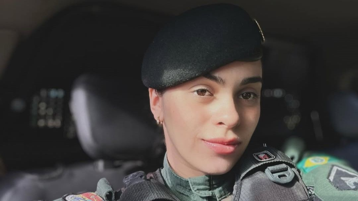 Policial militar do Ceará é punida após postar vídeos nas redes sociais e defesa denuncia excesso de rigor.