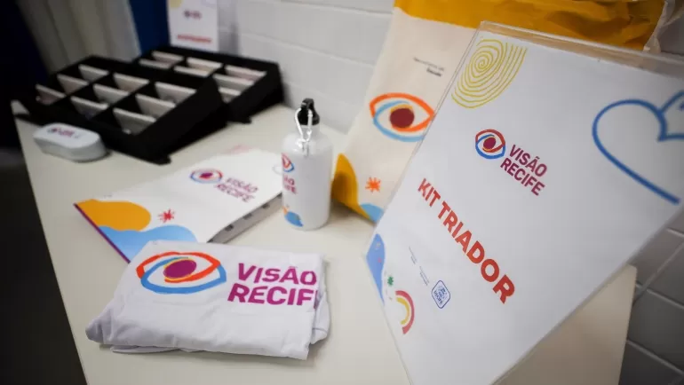 Prefeitura do Recife lança Programa Visão Recife com atendimento oftalmológico gratuito para estudantes e profissionais da rede.