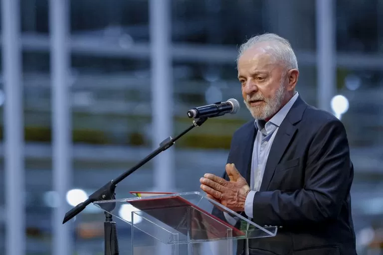 Presidente Lula sanciona a Lei Orçamentária Anual de 2025 com vetos pontuais.