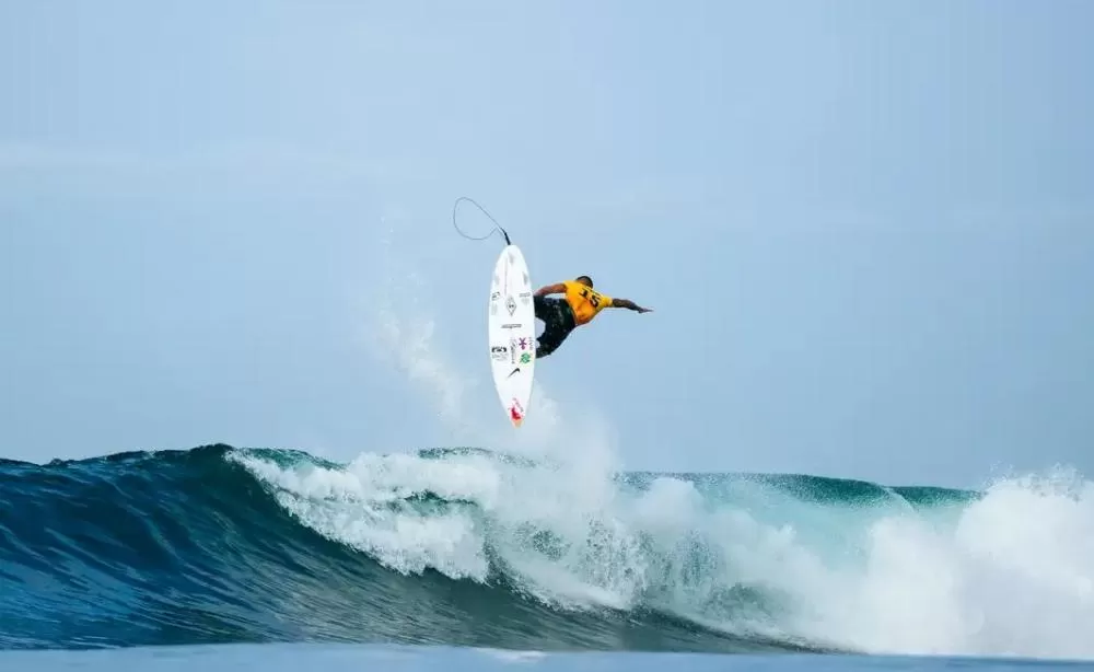 Italo, Chumbinho, Dora, Alejo e Pupo vão às oitavas em El Salvador no Circuito Mundial de Surfe.