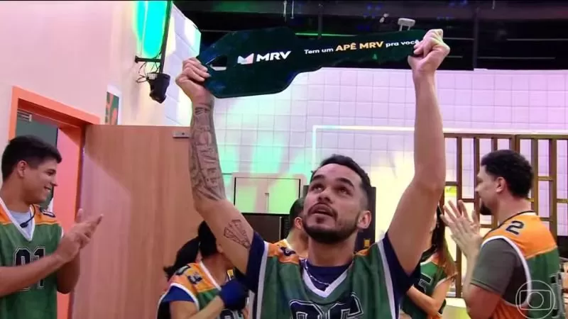 BBB 25: Em disputa com Vinícius, João Pedro vence prova do líder e ganha apartamento.