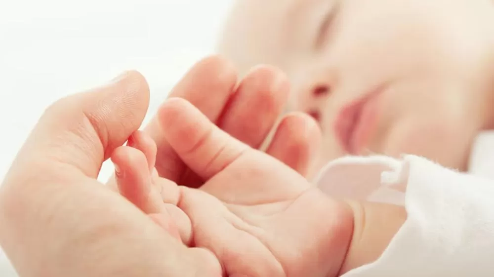 Nasce o primeiro bebê em fertilização in vitro feito por Inteligência Artificial.