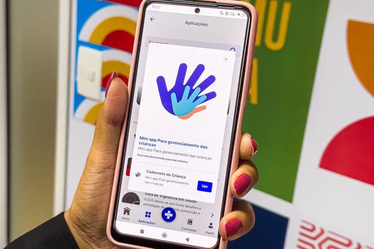 App Meu SUS Digital disponibiliza Caderneta de Saúde da Criança.