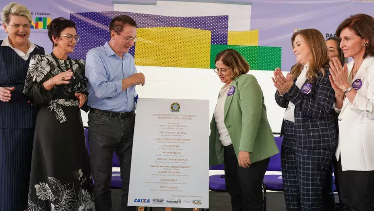 Ministra Cida Gonçalves inaugura 1º Centro de Referência da Mulher Brasileira do Paraná.