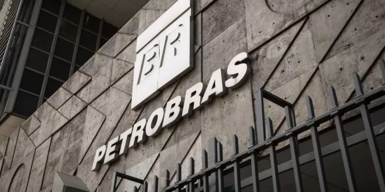 Golpe Virtual! Alerta sobre falsos anúncios de Concurso da Petrobras em 2025.