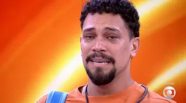 BBB 25: Fim da Bahia! Vinícius é eliminado após enfrentar favoritas no paredão.