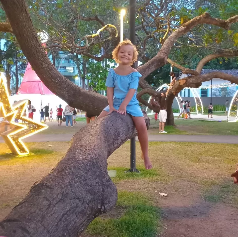 Infelizmente, Hellen não resistiu“, diz mãe de menina atingida por bala perdida; tiroteio foi filmado