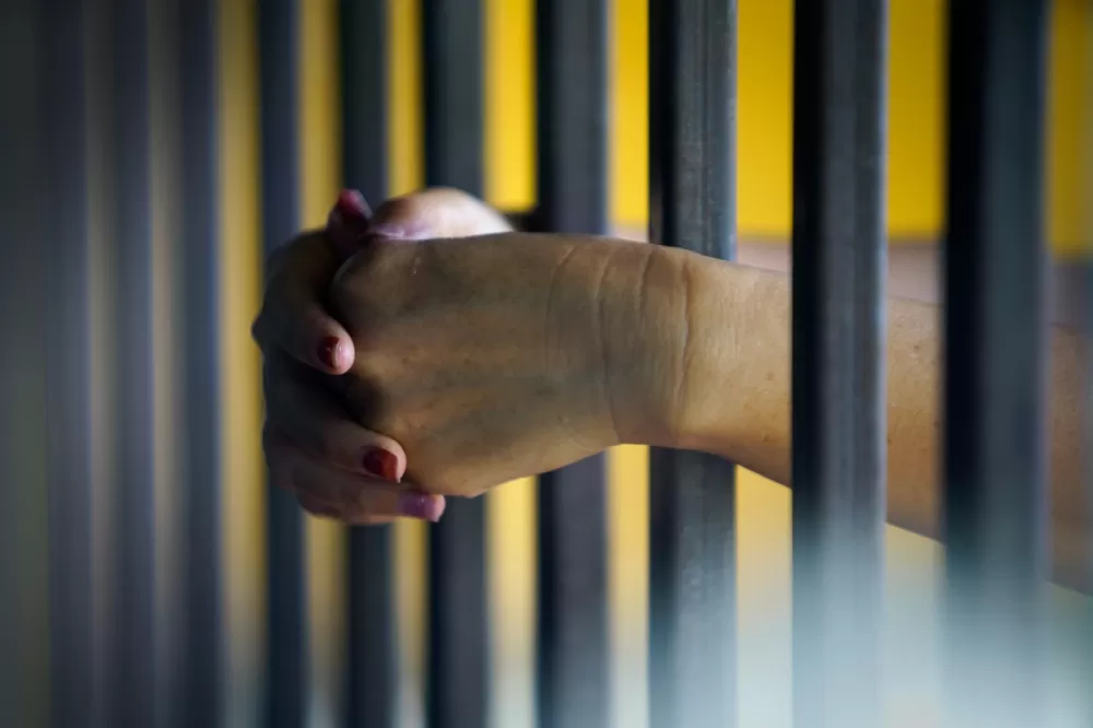 Pastor evangélico é preso minutos antes do culto por estupro de vulnerável.