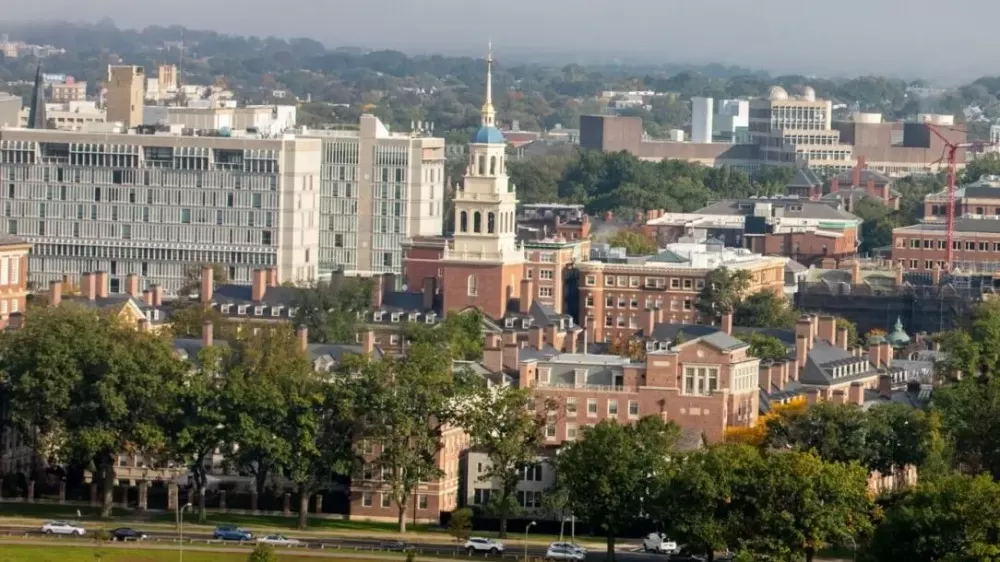 Trump corta R$ 13 bi de Harvard após universidade rejeitar exigências.