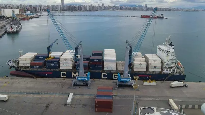 Servidores do Porto de Fortaleza são alvos de operação contra tráfico internacional de drogas.