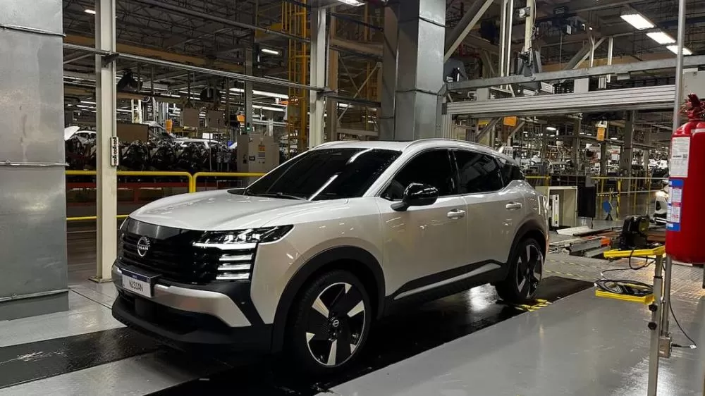 Novo Nissan Kicks entra em produção no Brasil com presença de Lula e fábrica renovada no RJ.