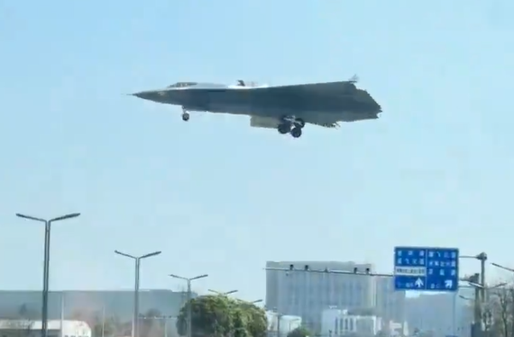 J-36: o caça chinês “invisível” que ameaça a supremacia dos EUA na aviação militar.