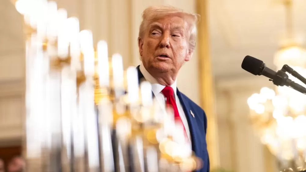 Aprovação de Trump em queda.