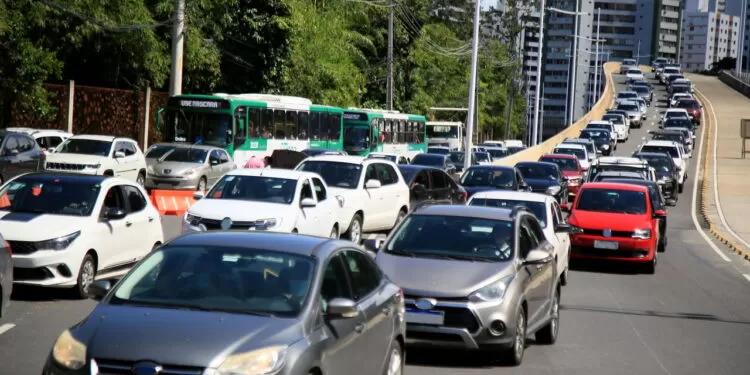 CNH sofre mudança e motoristas com mais de 50 anos devem ficar atentos.