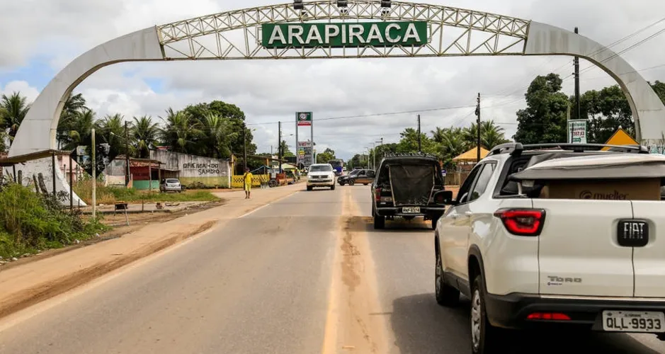 Homem mata vizinho por ciúmes, volta ao local do crime e é preso em Arapiraca.
