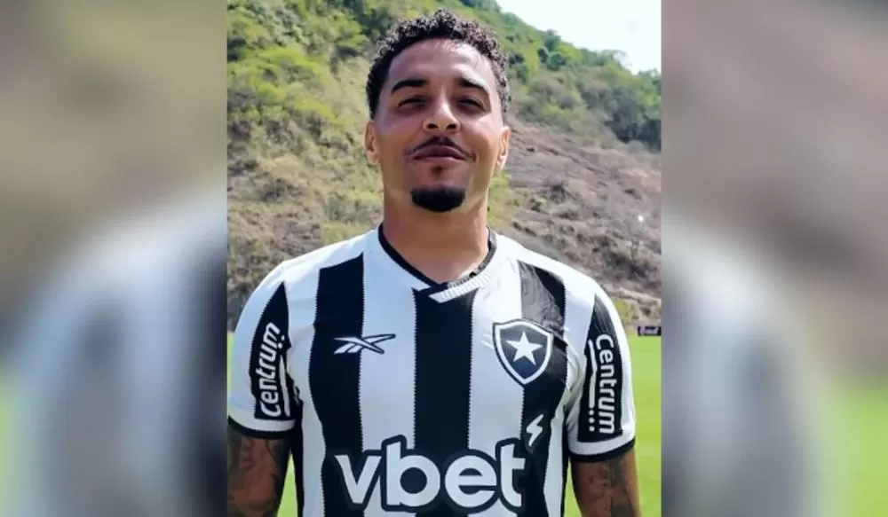 Botafogo renova com o volante Gregore até 2028: 'Símbolo de garra e dedicação'.