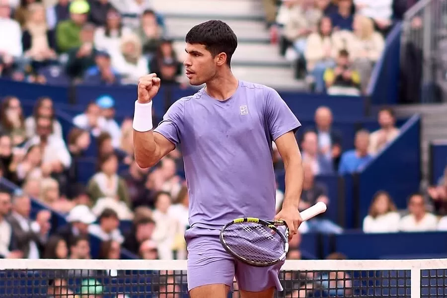 Alcaraz vai à semifinal em Barcelona e reencontra Fils uma semana após batalha em Montecarlo.