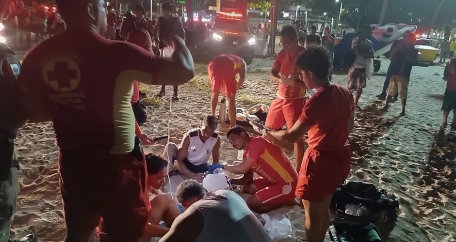 Homem é vítima de tentativa de homicídio na praia da Pajuçara, em Maceió.