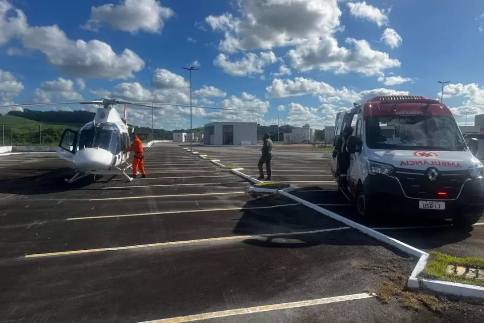 Incêndio em lancha deixa 10 feridos em Maragogi; homem teve 30% do corpo queimado.