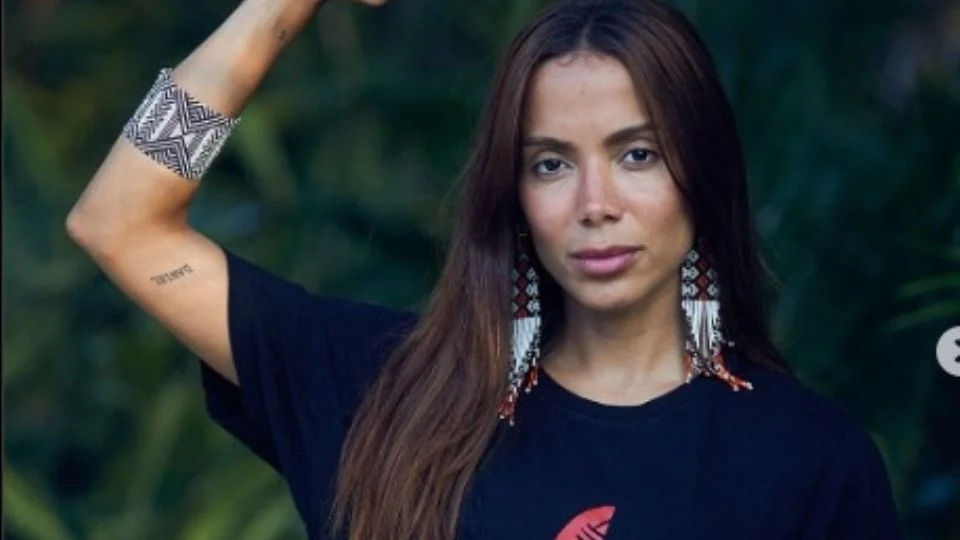 Anitta se posiciona contra projetos que ameaçam povos indígenas.