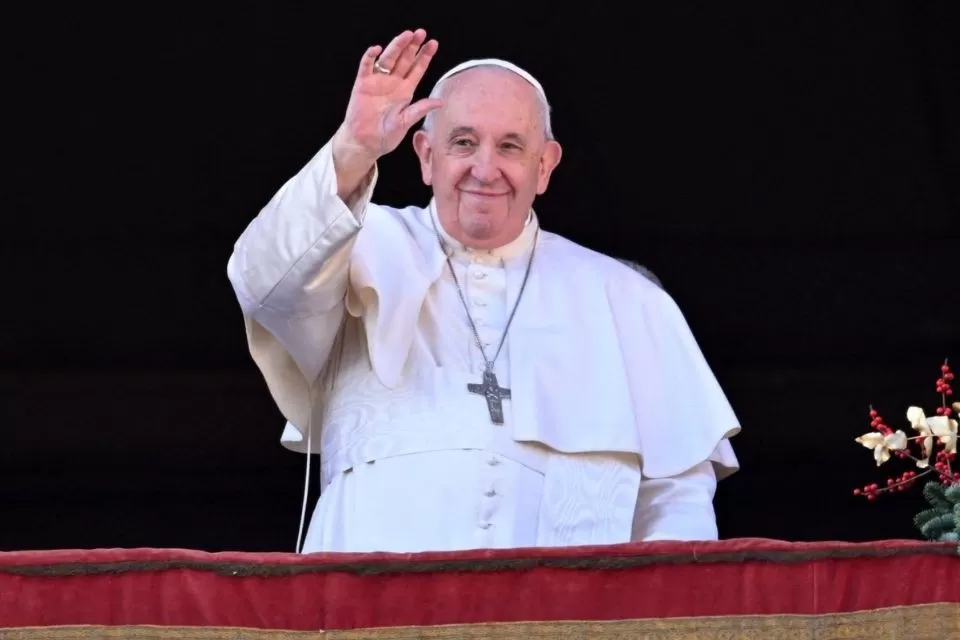 Papa Francisco morre aos 88 anos.