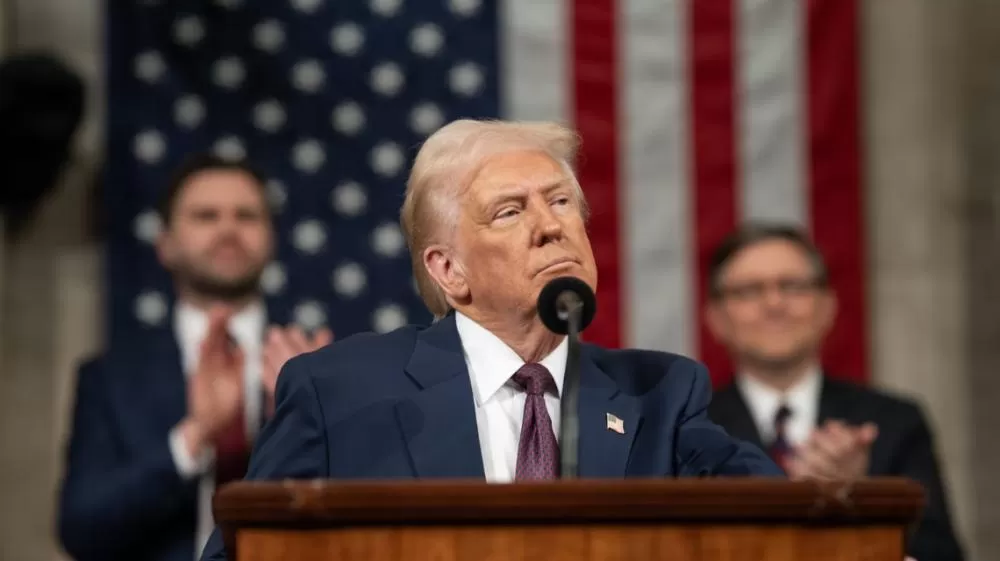 Tribunal considera inconstitucional decreto de passaporte transgênero de Trump.