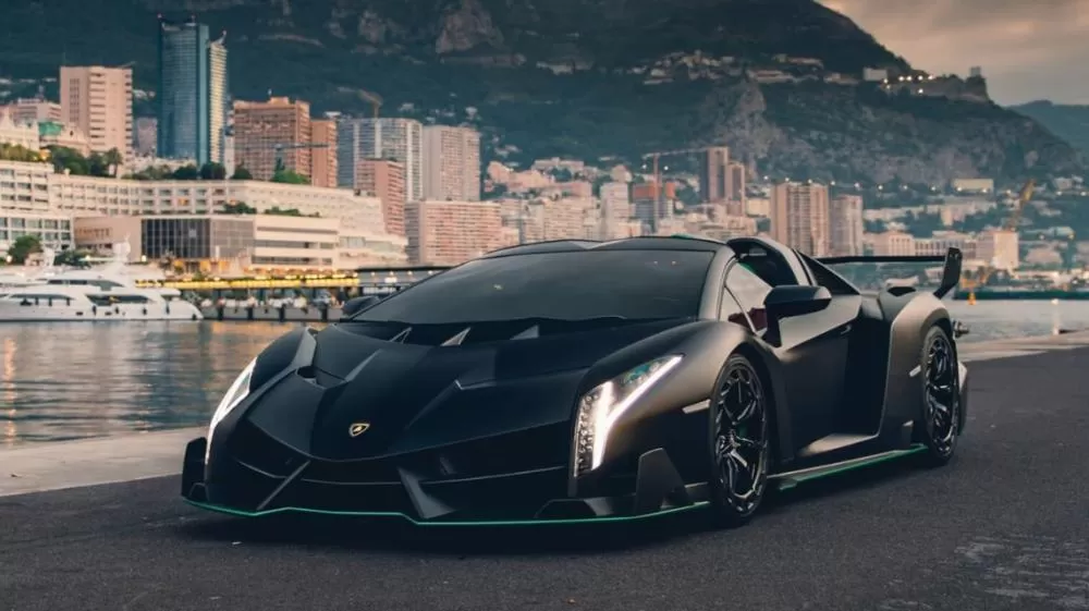 Ferrari e Lamborghini continuam a bater recordes, apesar das tarifas de Trump.