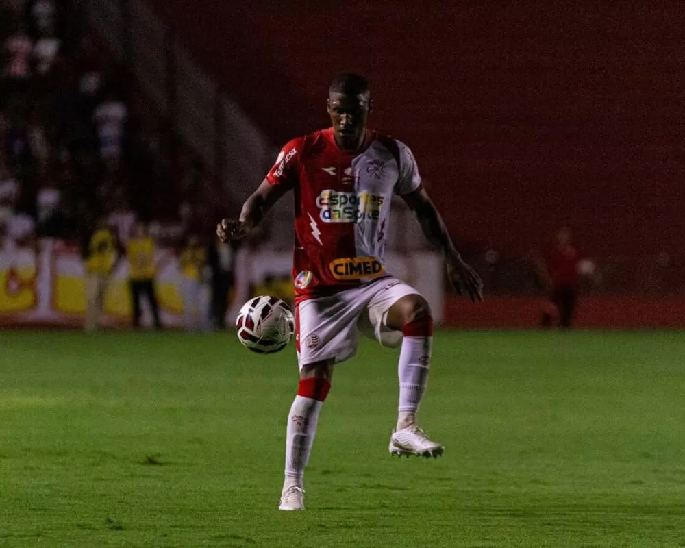 Náutico: volante Igor Pereira elogia postura do time dentro de campo com novo treinador.