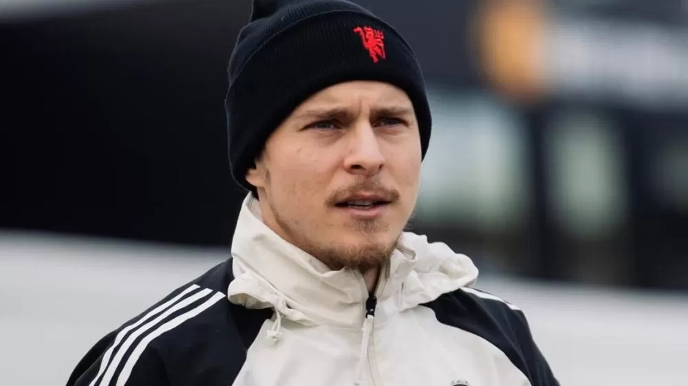 Jogador do Manchester abandona a partida após acidente do filho.