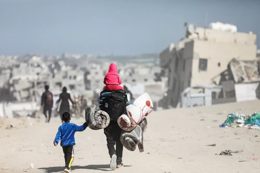 Israel intensifica ataques em Gaza; bloqueio interrompe vacinação contra pólio.