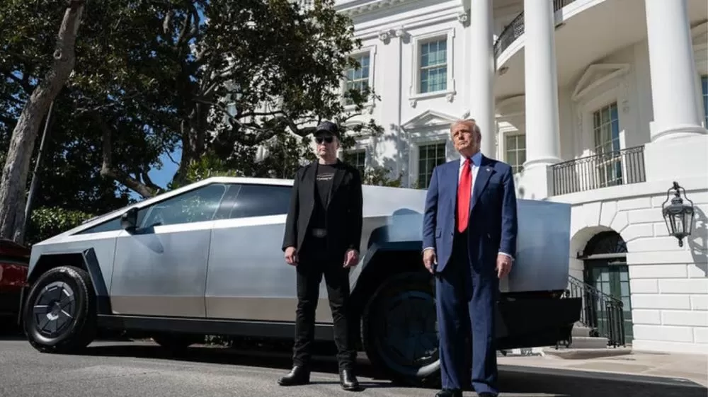 Musk reduz tempo dedicado ao governo e aumenta foco na Tesla.