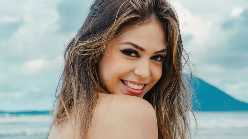 Levou o toco! Ex de Bia Miranda se oferece para Melody e recebe resposta afiada da cantora.