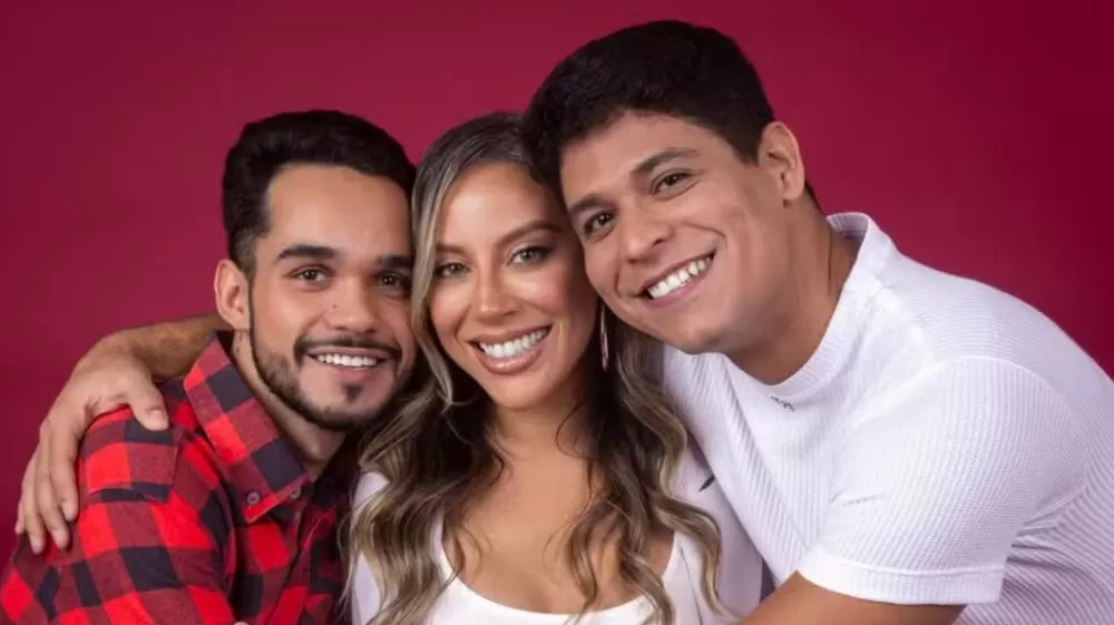 Renata, Guilherme e João Pedro se encontram para ensaio fotográfico.