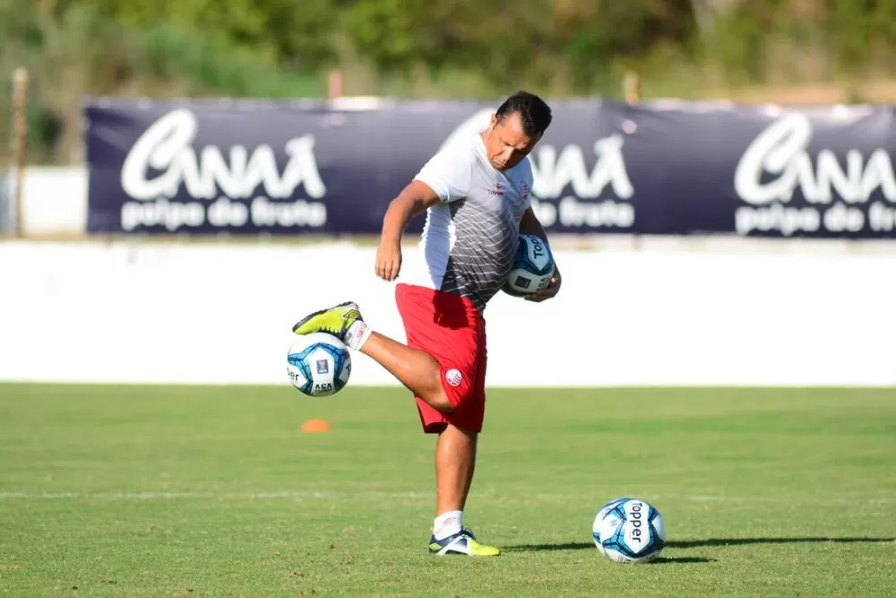 Kuki inicia processo de reabilitação pós-AVC.