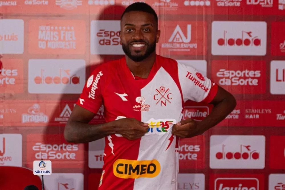 Kelvin cita admiração por Kuki em chegada ao Náutico: “jogava no meu time de computador”.