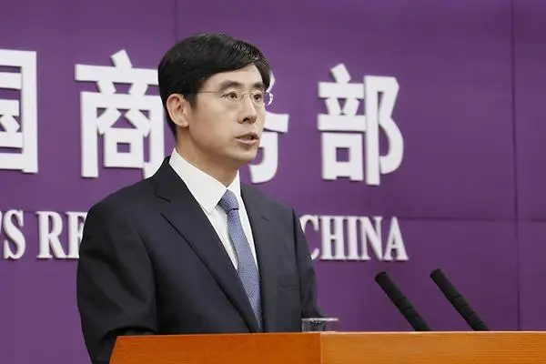 China exige fim de tarifas e nega negociações com EUA: “Não tem fundamento”.