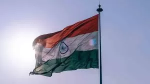 Índia fecha fronteira e culpa Paquistão por atentado que matou 26 pessoas na Caxemira.