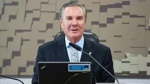 STF decide que Collor permanecerá em regime fechado e ficará em cela especial de presídio em Alagoas.