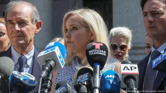 Morre mulher que denunciou príncipe Andrew por abuso sexual.