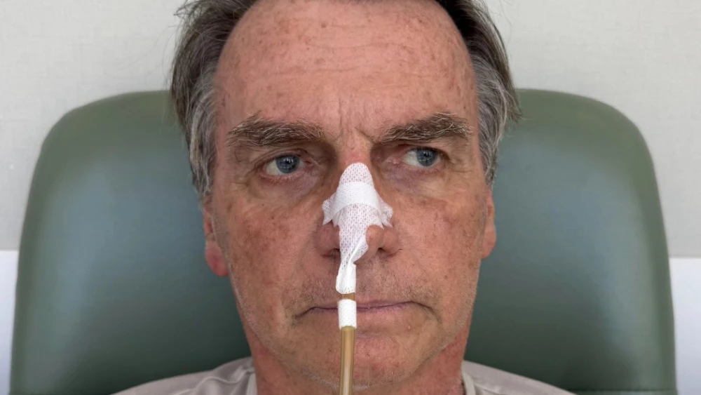 Bolsonaro diz que segue com dificuldades intestinais e detalha próximos passos de tratamento médico.