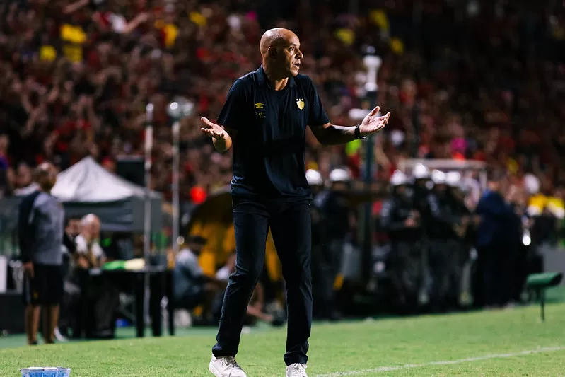 Após empate, Pepa elogia postura dos jogadores do Sport e afirma: “tentamos de tudo para vencer”.