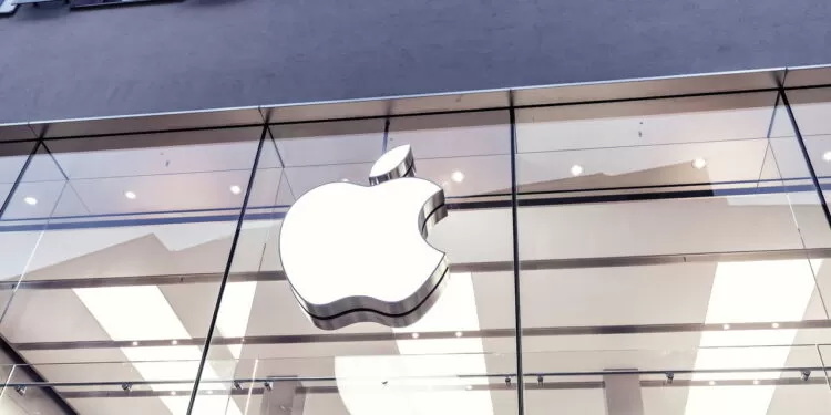 Apple e Meta são multadas em bilhões por violação de regras de privacidade e antimonopólio.