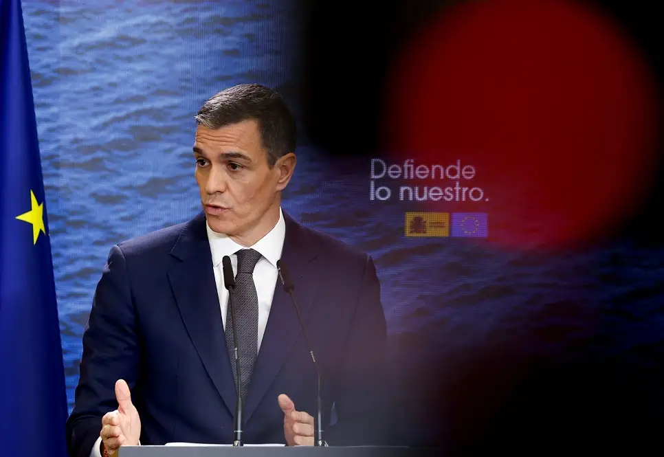 Metade da rede elétrica da Espanha é restaurada após apagão, diz primeiro-ministro.