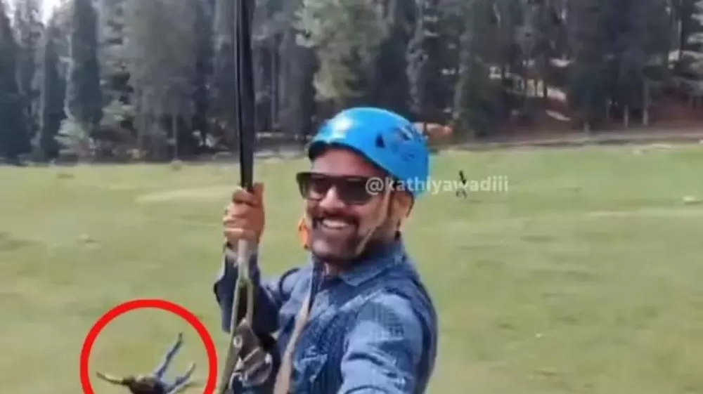 Turista que descia de tirolesa filmou acidentalmente ataque terrorista que matou 26 na Índia.