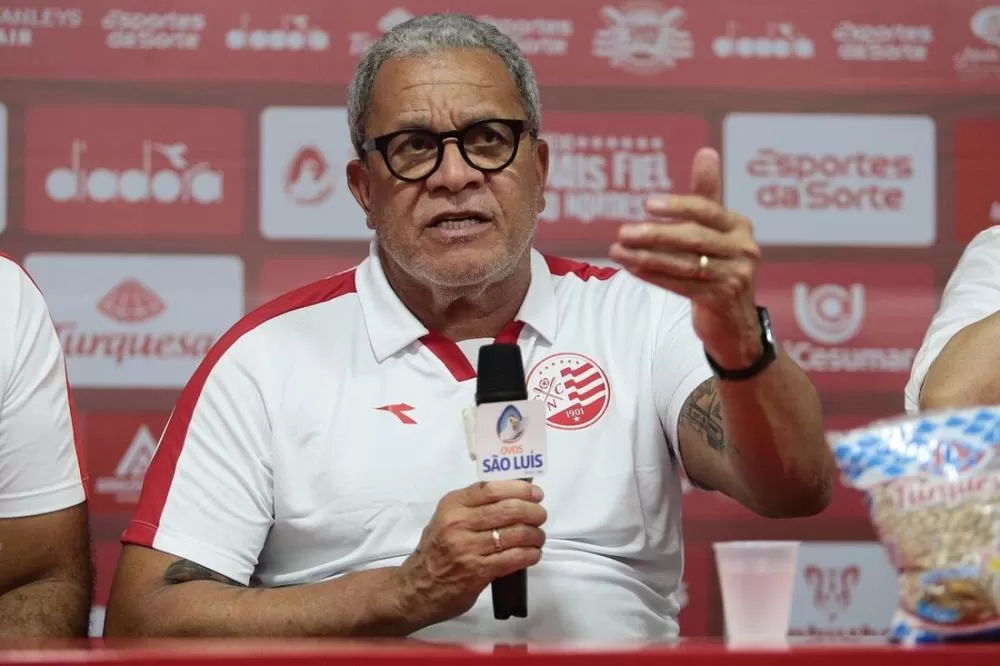 Apesar de derrota, Hélio elogia comportamento do Náutico após terceiro jogo sob seu comando.