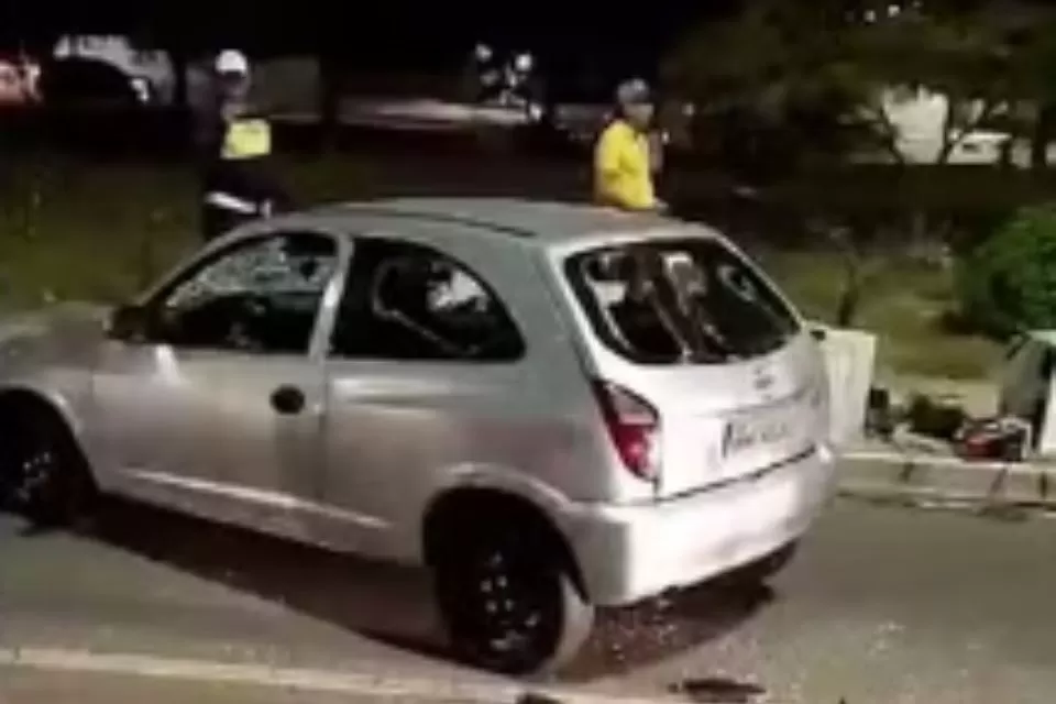 Mulher depreda veículo após filho ser parado por Blitz, em Petrolina.