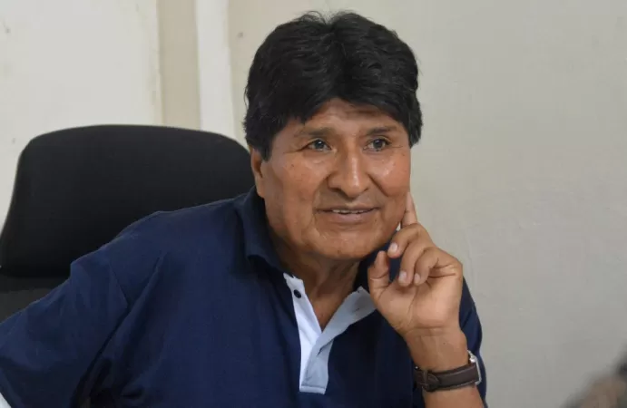 Justiça da Bolívia restitui mandado de prisão contra Evo Morales.