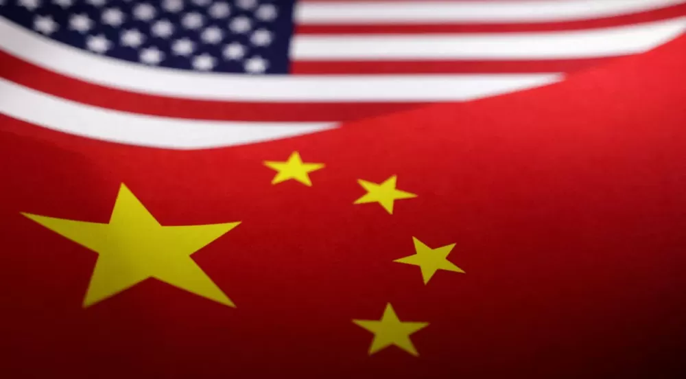 China diz que está avaliando negociações comerciais com os EUA.