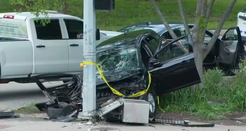 Pai atropela e mata policial um dia após filho ter sido morto pela polícia.